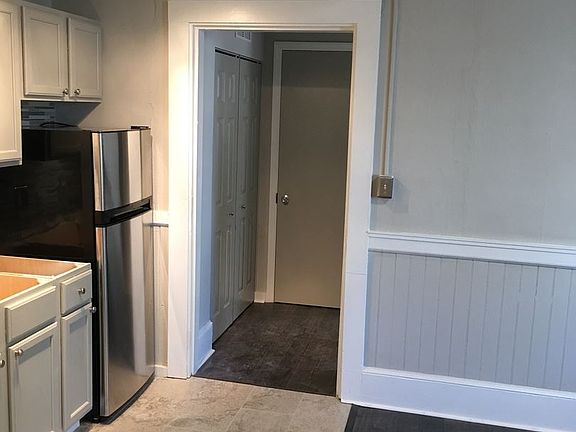 2nd image of 426 2nd Ave SE APT 05