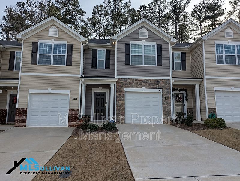 1st image of 2119 Lily Dr #1