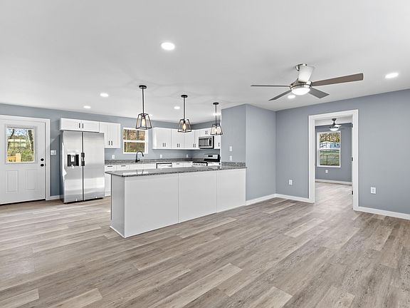 4th image of 381 Tanasi Dr