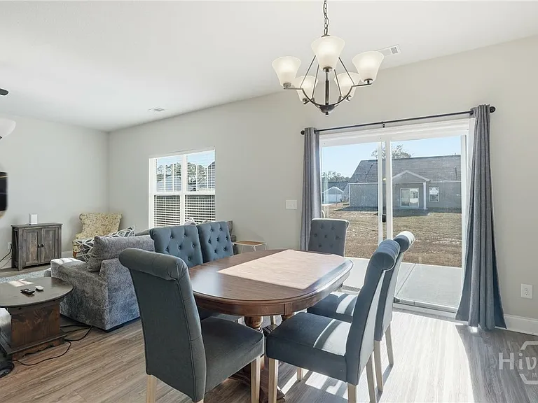 141 Hayden Pl — Photo 7