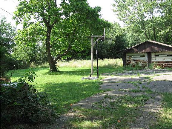 4th image of 3626 W Us 40