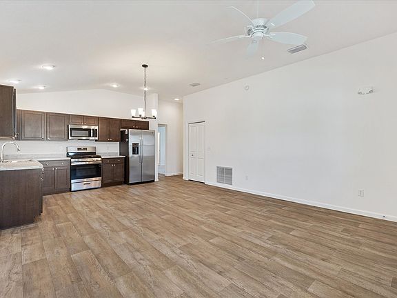 5th image of 4109 Silvana Way
