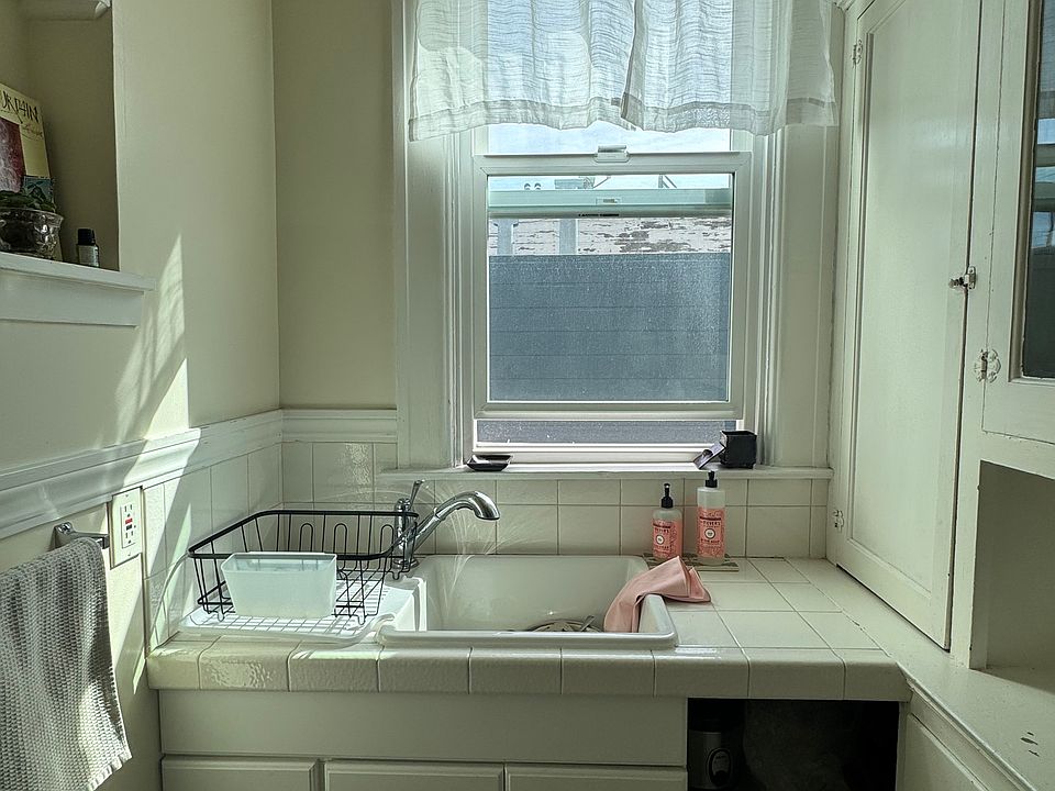 1st image of 805 Valencia St
