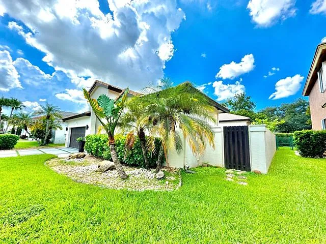 280 SW 167th Ave — Photo 4