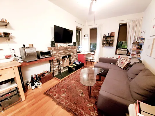 Rented by Brooklyn Property Group LLC | media 28