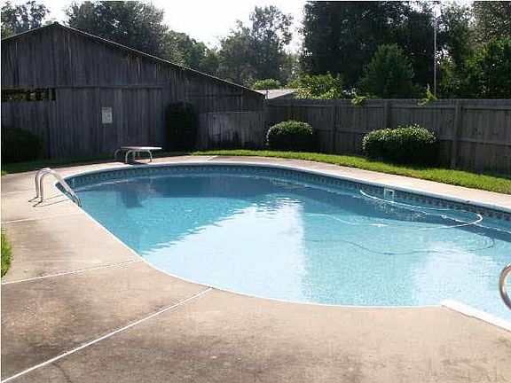 3rd image of 1801 John Carroll Dr