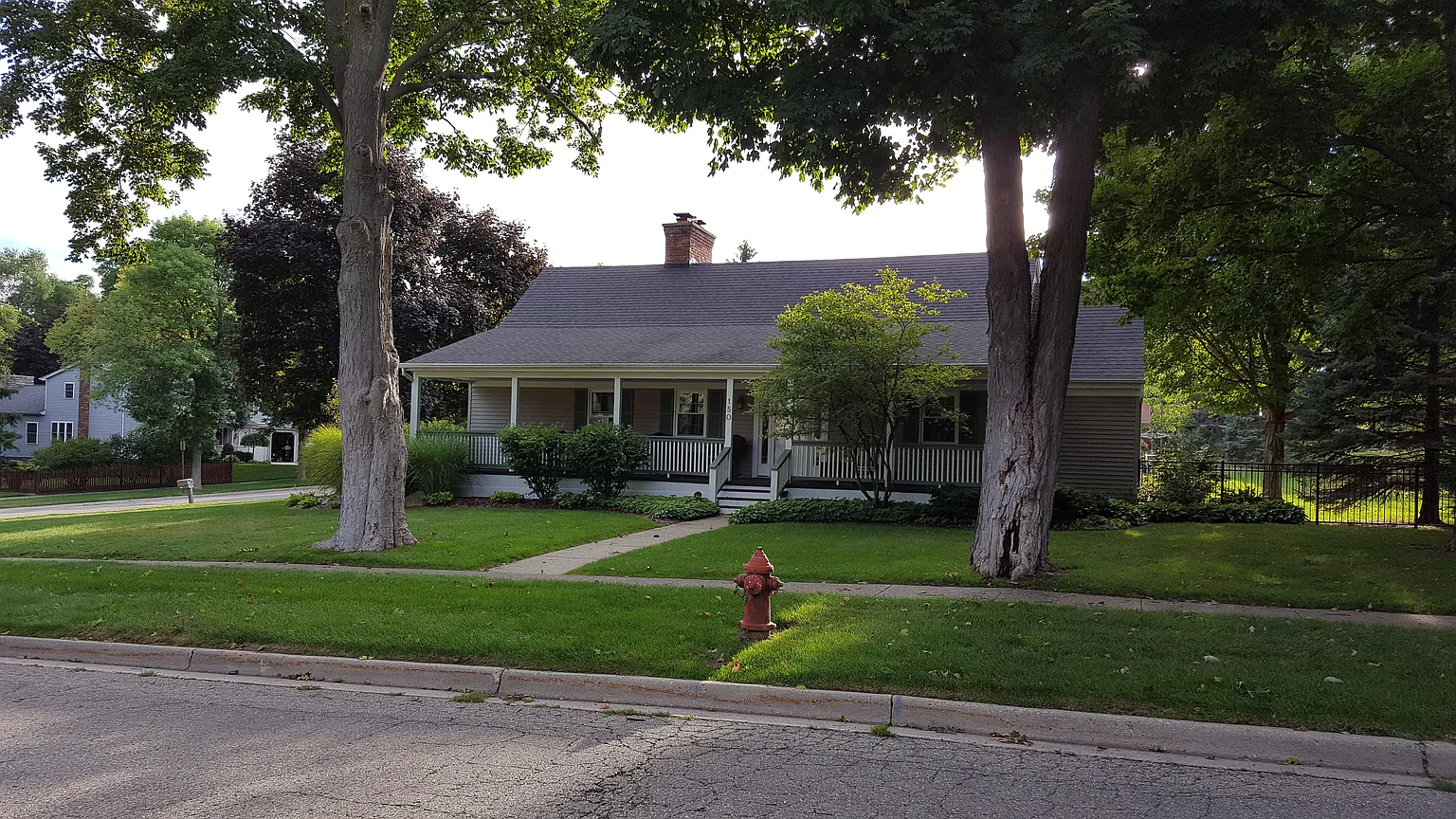 150 Bradley St photo 1