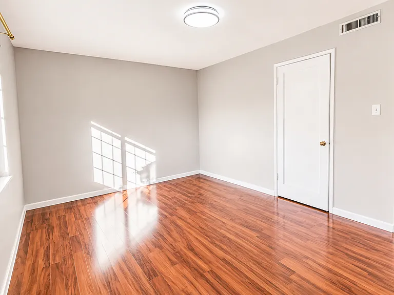 2132 Forbes Ave — Photo 19