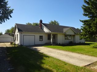 2327 Parkrose St, Crest Hill, IL 60403