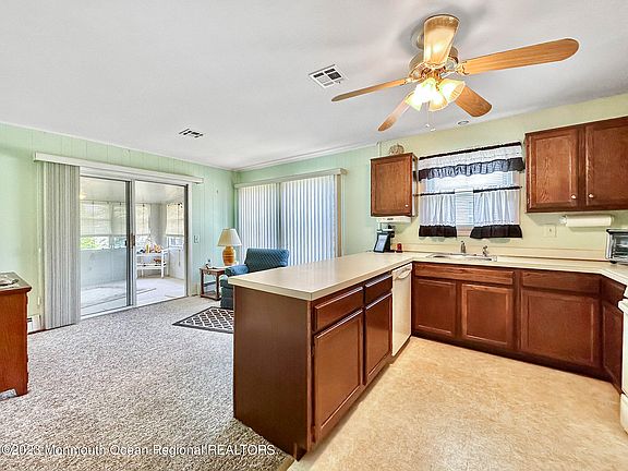 3rd image of 114 Freeport Boulevard