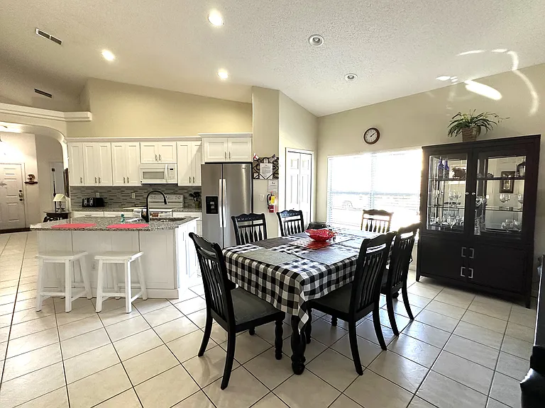 16724 Rolling Green Dr — Photo 33