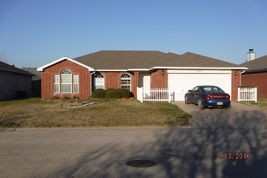 1st image of 1217 James Ln