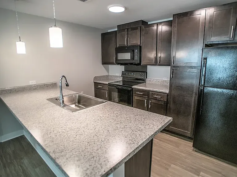 Riverbend Flats — Photo 2