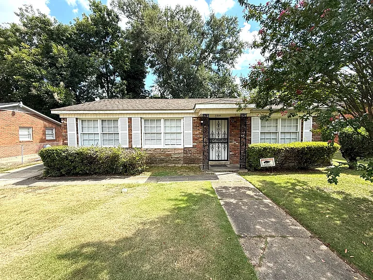 3314 Bedford Ln — Photo 1
