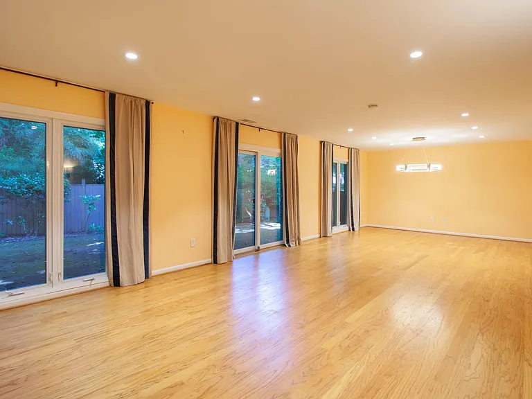 3503 Redwood Ct — Photo 28