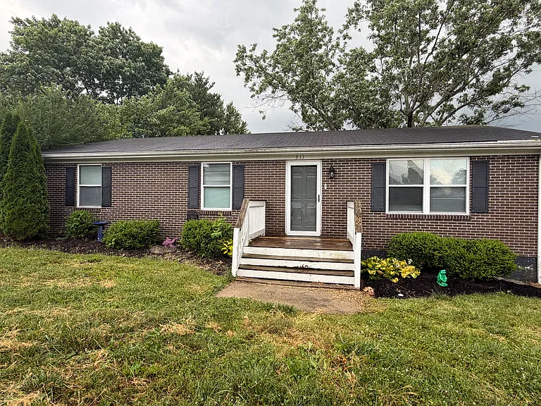 311 Royalty Dr — Photo 1