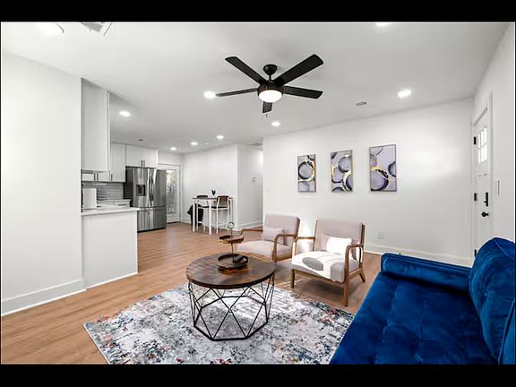 4th image of 2484 Calvin Ave