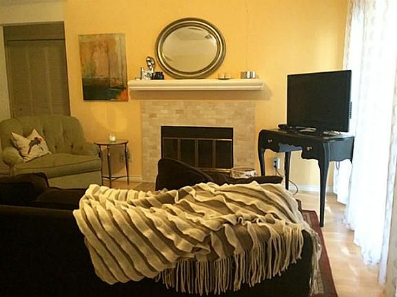 5th image of 3105 San Jacinto St APT 206