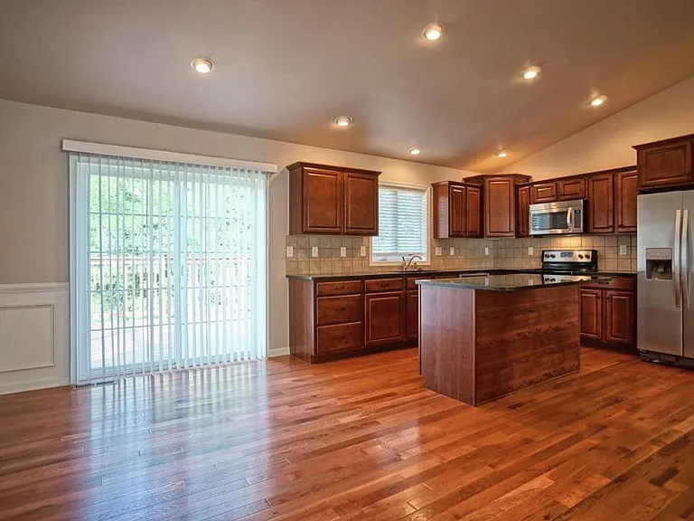 654 Cornhill Rd — Photo 8