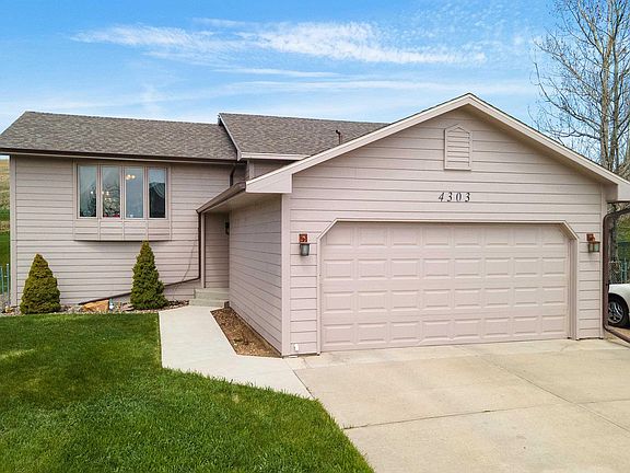 2nd image of 4303 Paddock Ct