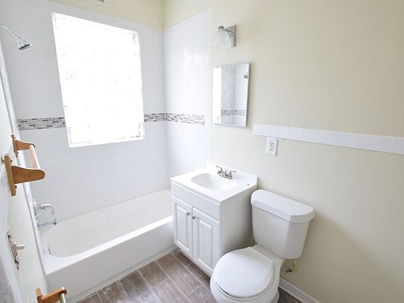 5th image of 410 E 14th St APT 205