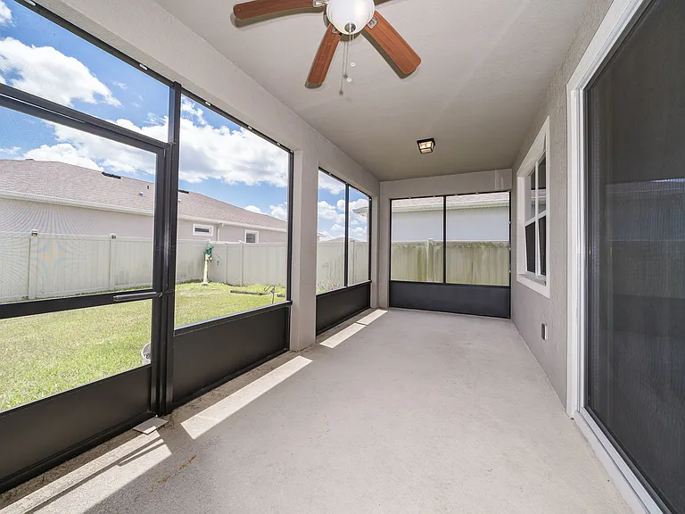 1092 Pipestone Pl — Photo 36