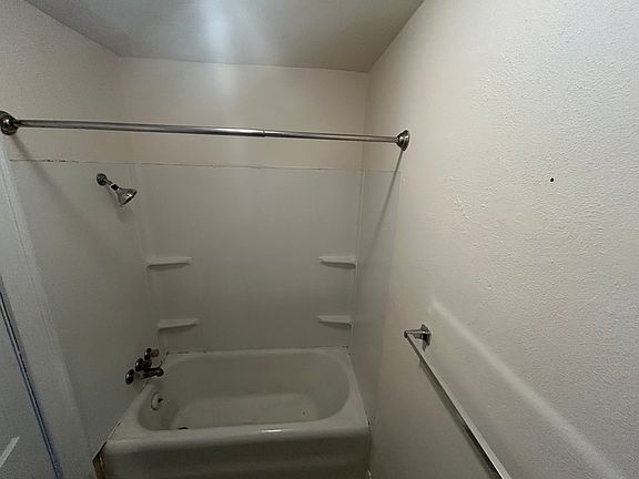 3rd image of 339 Jefferson Ave N APT F