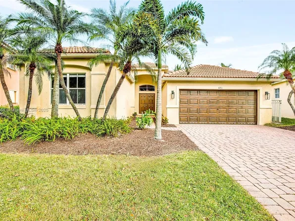 671 Nandina Dr, Fort Lauderdale, FL 33327