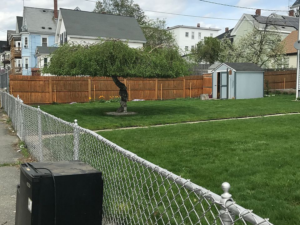 2nd image of 179 Spruce St
