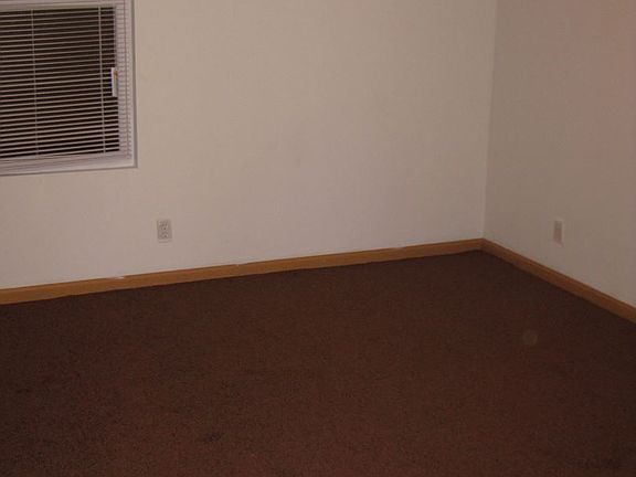 5th image of 544 Lamont Dr
