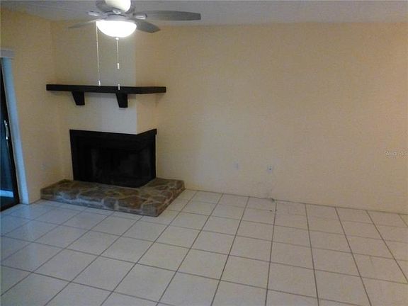 5th image of 119 Lakeside Dr #19