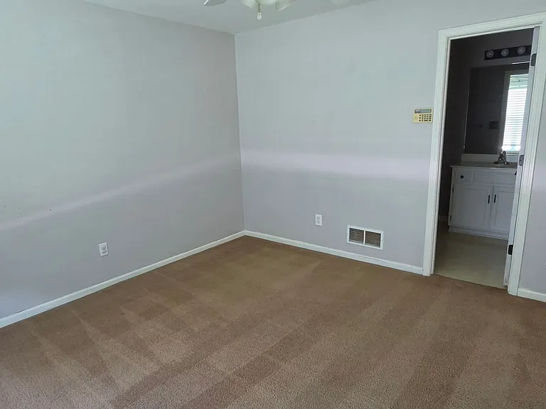 715 SW Graystone Dr — Photo 11
