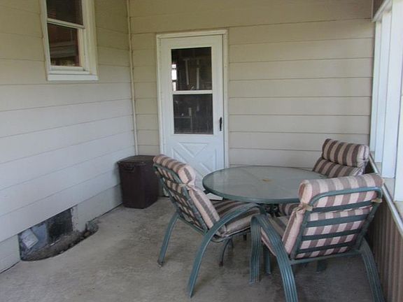 4th image of 1213 Desmont Dr