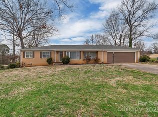 107 Pine Lake Dr, Kings Mountain, NC 28086