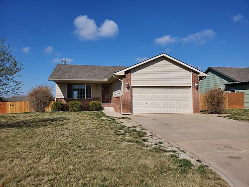 2113 S Rogers Cir Photo 1