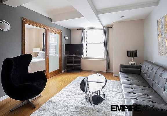 2nd image of 150 W 51st St APT 1207