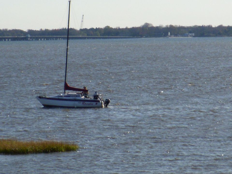 Sailing in to private marina