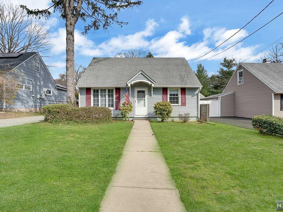 1st image of 7 Emmett Pl