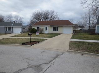 2495 Greenfield Ct, Aurora, IL 60506