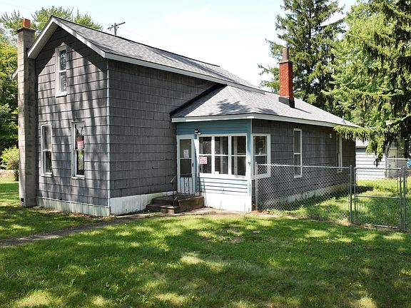 2nd image of 400 Shattuck Rd