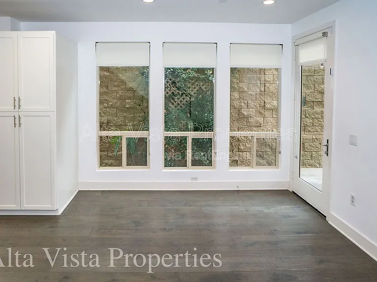 2549 Aperture Cir — Photo 17