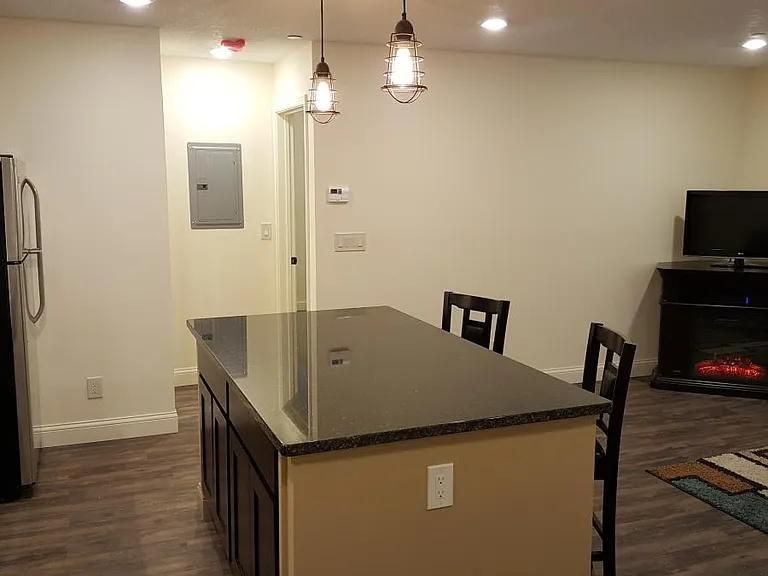1975 Wilson Ave #4 — Photo 22