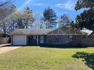 10611 Chateau Dr, Olive Branch, MS 38654