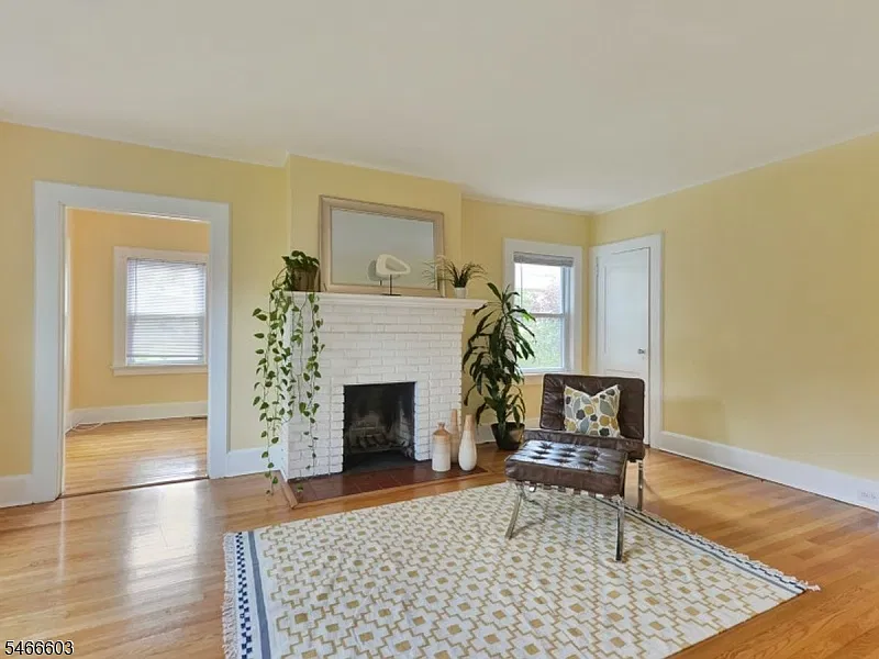 3 bed, 1.0 bath, $3,375 — Photo 4