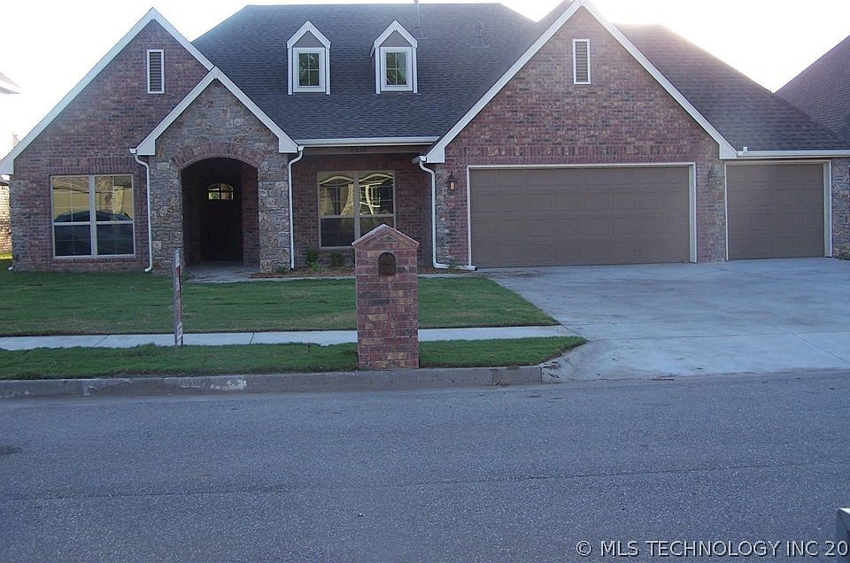 2nd image of 7618 N 144th East Ave
