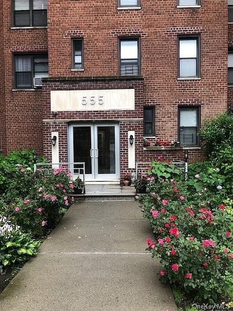1st image of 555 McLean Ave APT 1J
