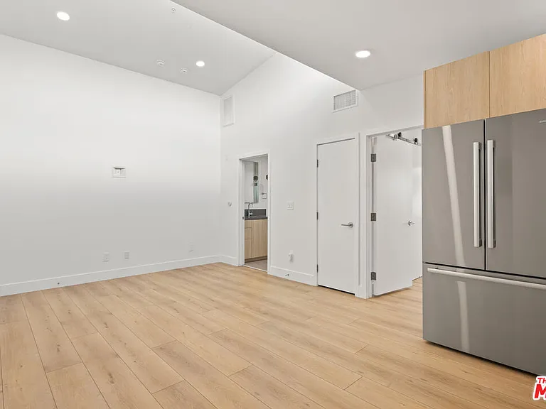2918 3rd St #6 — Photo 6