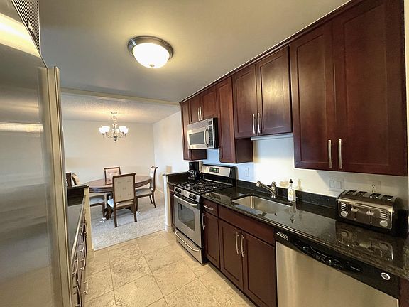4th image of 411 S Old Woodward Ave Unit 724