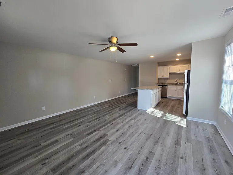 131B S 6th St — Photo 3