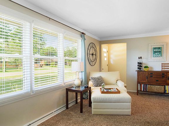 4th image of 1086 Legion Park Dr